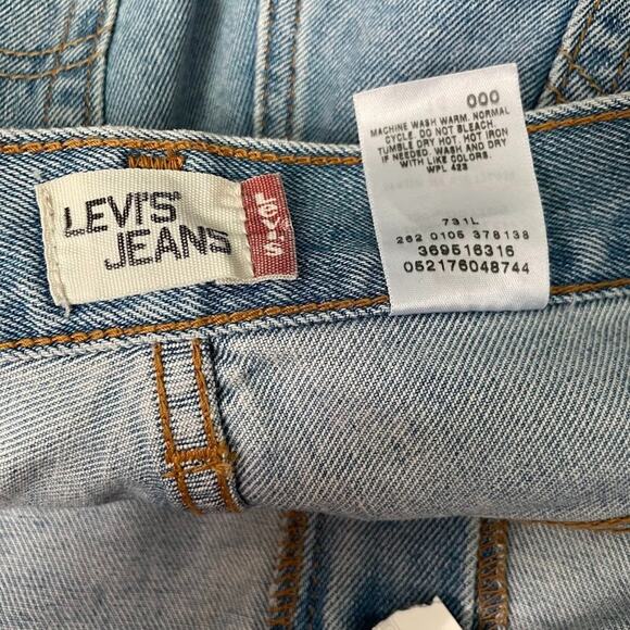 Levis 550 Women Size 14 Blue Jean Shorts Jorts 100% Cotton Rigid Denim Y2K 2000s - Picture 5 of 10